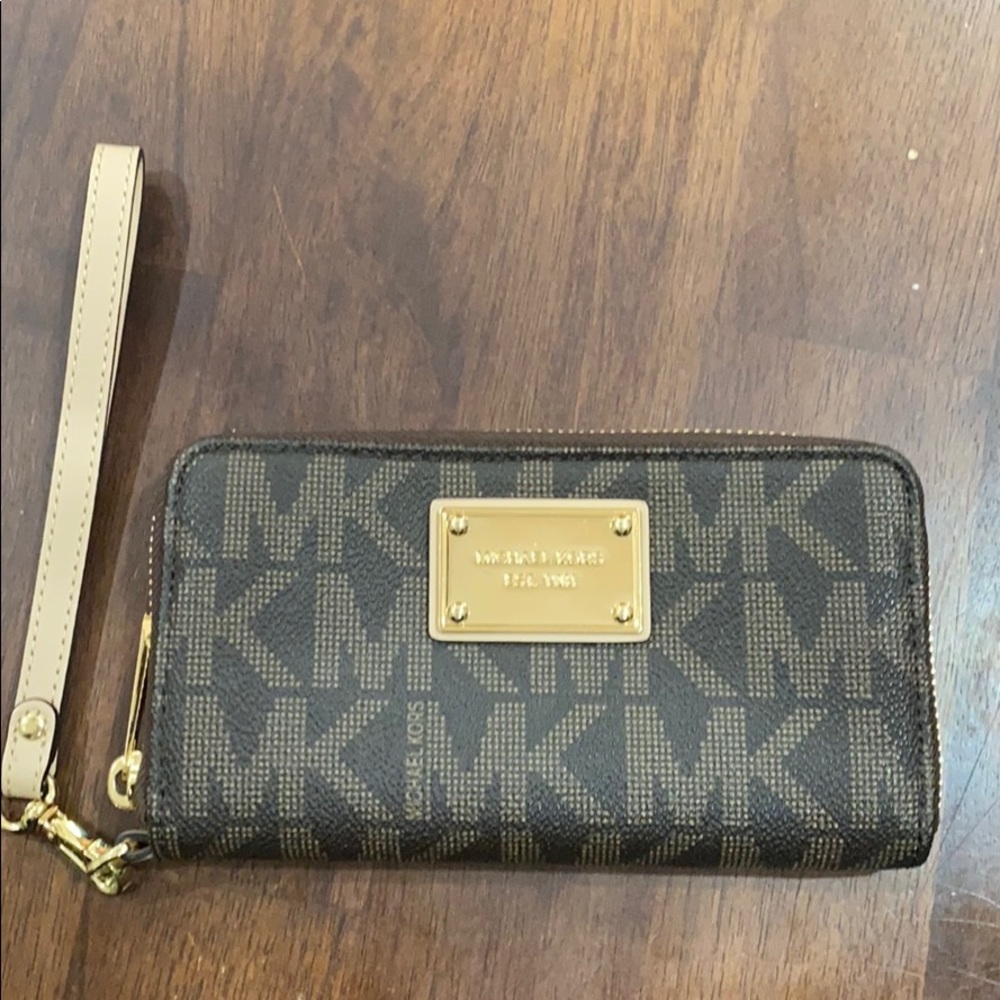 Michael Kors Multi Function Phone Case - image 1